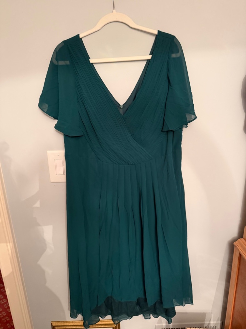 Women's Emerald Green Ever Pretty Dress Size 20 NWT